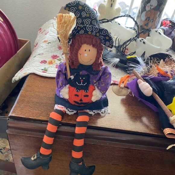 8 kid-FRIENDLY Halloween WITCHES ~ GHOSTS ~ BATS Figurines ~ LIGHTS ~ candles - Picture 14 of 14